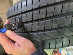 275 40 r19 Pirelli P zero 18g. 6mm 101Y