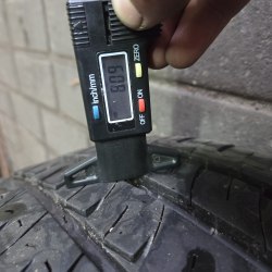 Пара шин 225 65 R16C Michelin Agilis 47н.17г. Остаток 7.9 мм
