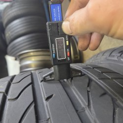 Комплект шин 275 45 R20 Bridgestone Dueler H/P sport NO 22г. Остаток 5.7мм зад 305 40 R20 5.5мм 90%остаток