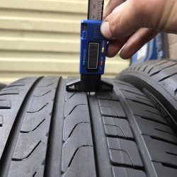 Пара шин 235 40 R19 Pirelli Cinturato P7 19г. seal остаток 6.5мм