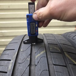 Пара шин 235 40 R19 Pirelli Cinturato P7 19г. seal остаток 6.5мм