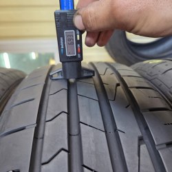 Комплект шин 215 65 R17 Hankook Ventus prime 3X 24г. Остаток 6.9-6.3мм 95%остаток