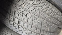 295 40 r21 Pirelli Scorpion winter остаток 75% 6мм присутствует заплатки, грыжи нет