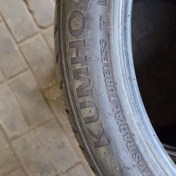 Комплект шин 245 40 R20 Kumho Winter Craft wp72 20г 6.5мм. Зад 275 35 R20 4мм