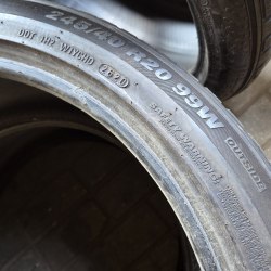 Комплект шин 245 40 R20 Kumho Winter Craft wp72 20г 6.5мм. Зад 275 35 R20 4мм