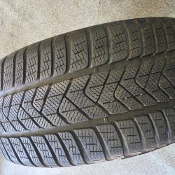235 40 r19 Pirelli Sottozero 3 3122g. 8mm 99% остаток. Грыжи нет. Корд.латочка