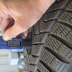 235 40 r19 Pirelli Sottozero 3 3122g. 8mm 99% остаток. Грыжи нет. Корд.латочка
