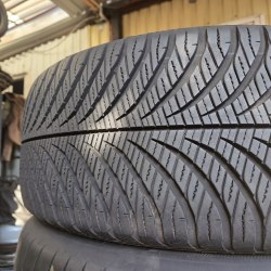 235 50 R18 Good Year Vector 4 seasons Gen-2 50.21г остаток 7.8мм 97%
