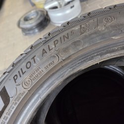 Пара шин 225 45 R18 Michelin Pilot alpin5 MO1 41.19г. Остаток 5.5мм 80%