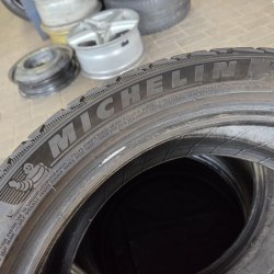 Пара шин 225 45 R18 Michelin Pilot alpin5 MO1 41.19г. Остаток 5.5мм 80%