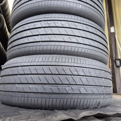 Комплект шин 235 55 r18 Good Year EfficientGrip performance MO 24г. Остаток 6.5-7мм 95% electric drive technology