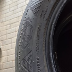 Комплект шин 235 55 r18 Good Year EfficientGrip performance MO 24г. Остаток 6.5-7мм 95% electric drive technology