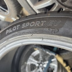 255 40 r20 Michelin Pilot sport EV TO 53.23g 6.7mm корд. Космет. Грыжи нет