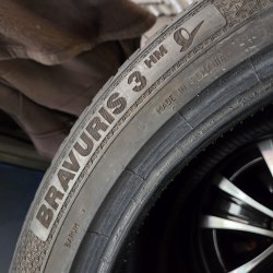 Пара шин 255 40 R19 Barum Bravuris 3 HM 19г. Остаток 6.9мм
