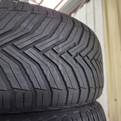 Пара шин 225 45 r17 Michelin Cross climate 2 24-25г. Остаток 6мм