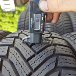 Комплект шин 205 60 R16 Michelin Alpin 6 23г. Остаток 97% 7.6мм