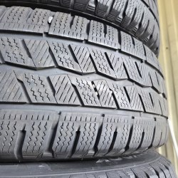 Пара шин 235 65 R16C Hankook Winter icept LV 19г остаток 5.8мм