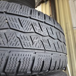 Пара шин 235 65 R16C Hankook Winter icept LV 19г остаток 5.8мм