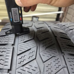 Пара шин 235 65 R16C Hankook Winter icept LV 19г остаток 5.8мм