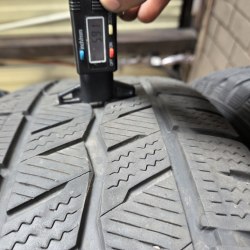 Пара шин 235 65 R16C Hankook Winter icept LV 19г остаток 5.8мм