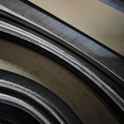 Пара шин 235 35 R20 Hankook ION Icept EV 23г как новая на пупурыхах. Косметика борт