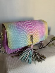 Сумка crossbody из натуральной кожи питона MIDI с кисточкой rainbow