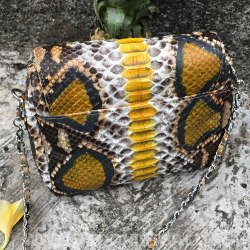 Сумка crossbody из натуральной кожи питона цветная серая с золотым