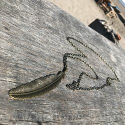 Ожерелье с подвеской "Перо" на цепочке, металл, бронзовый цвет