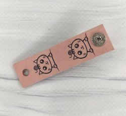 Кожаная бирка с кнопкой «Котенок» 1,5х5,8см цвет светло-розовый