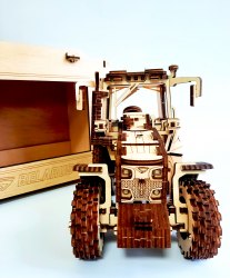 Механическая модель в сборе "Трактор BELARUS-82" + гараж 932-372