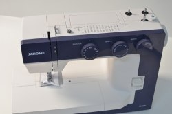 Швейная машина JANOME 1522BL (синяя)