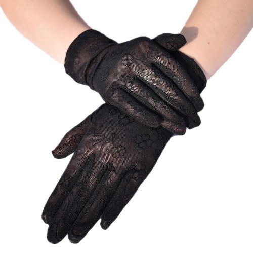 Перчатки чёрные короткие сетчатые с цветочным орнаментом "Клевер" / арт. 20083-17ч