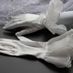 Короткие атласные перчатки с двойным воланом (в ассортименте) / арт. 229-52