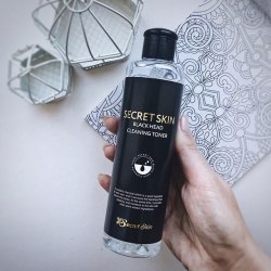 Тонер для лица с древесным углем SECRET SKIN BLACK HEAD CLEANSING TONER 250мл