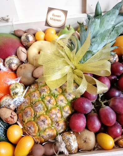 Подарунковий набір із фруктів та солодощів / Подарочный набор из фруктов, конфет и орехов №560