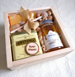 Жіночий подарунковий бокс з чаєм, медом та горіхами №292