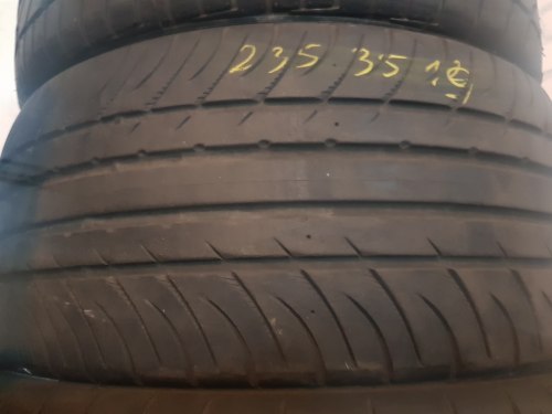 Одна шина 235/35R19 Kumho Exta s pt