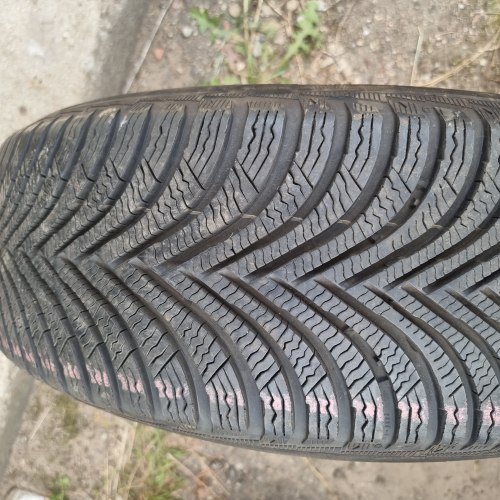 215 65 16 Michelin Alpin 5 8mm