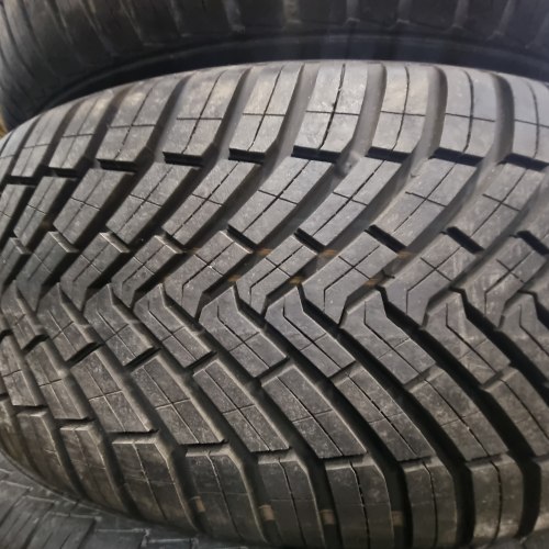 Комплект шин 215 50 R19 Continental AllseasonContact B-Seal 22г.23г. Как новая