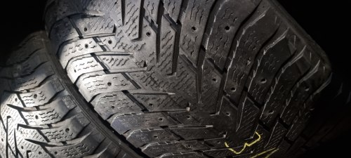 Комплект шин 315 40 r21 Nokian Hakkapelita 8 suv. И пара 275 45 r21. 6-7mm. 20г.