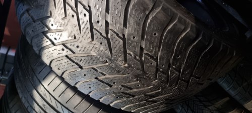Комплект шин 315 40 r21 Nokian Hakkapelita 8 suv. И пара 275 45 r21. 6-7mm. 20г.
