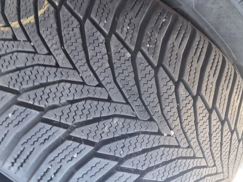 Пара шин 225 40 R18 Nexen Winguard 2 21г. Остаток 80%