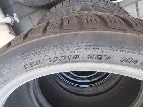 Пара шин 225 40 R18 Nexen Winguard 2 21г. Остаток 80%