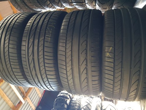 Комплект шин 285 45 R19 Bridgestone Dueler H/P sport RSC остаток 95% перед 255 50 R19