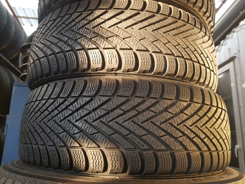 Комплект шин 205 55 R16 Pirelli Winter Cinturato tm 23г. Остаток 85-90%