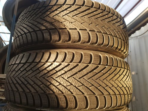 Комплект шин 205 55 R16 Pirelli Winter Cinturato tm 23г. Остаток 85-90%