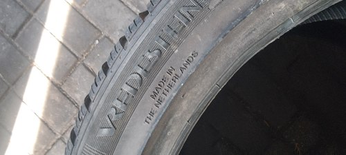 Пара шин 245 40 r20 Vredestein WintracPro 90% остаток. 7мм 21г.22г