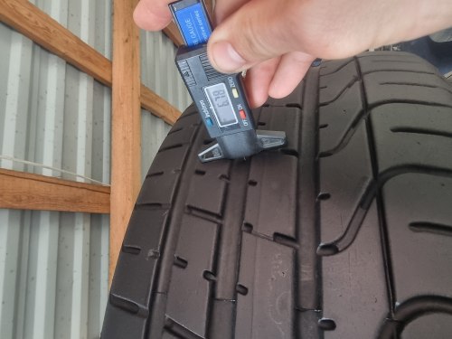 Комплект шин 235 45 R20 Pirelli P zero MO 20-21-22г. Остаток 95% 7mm