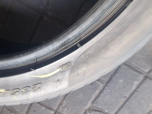 Комплект шин 235 45 R20 Pirelli P zero MO 20-21-22г. Остаток 95% 7mm