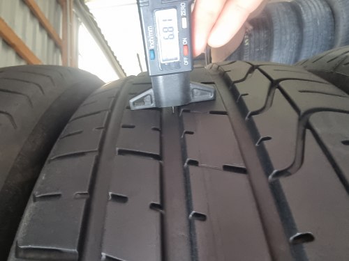 Комплект шин 235 45 R20 Pirelli P zero MO 20-21-22г. Остаток 95% 7mm